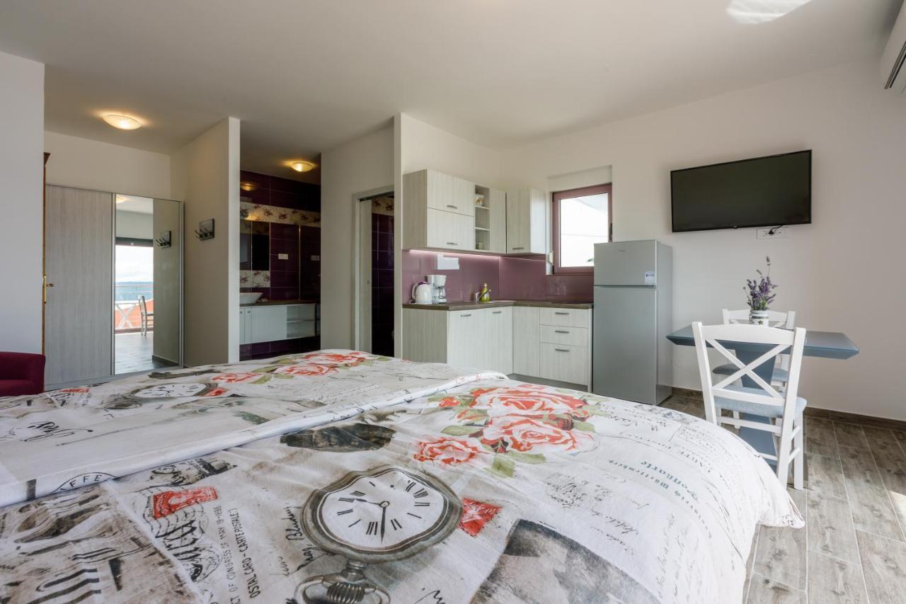 Apartmani Rino Dramalj Ngoại thất bức ảnh