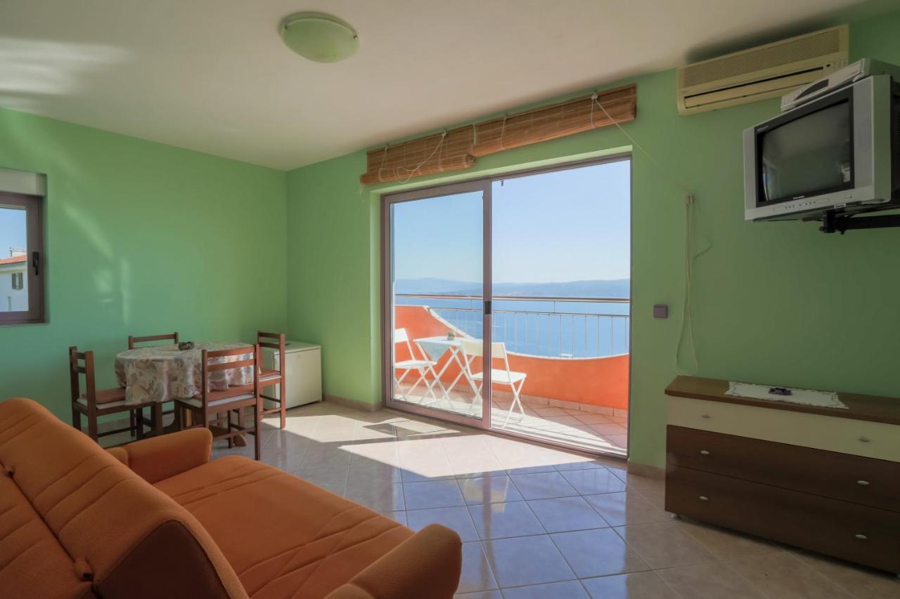 Apartmani Rino Dramalj Ngoại thất bức ảnh